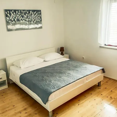 Tuta By Interhome * Polaca