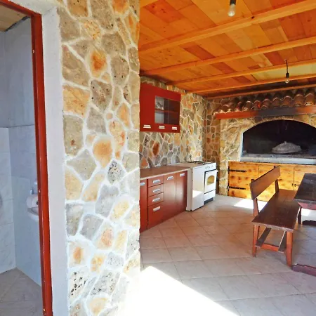 Tuta By Interhome